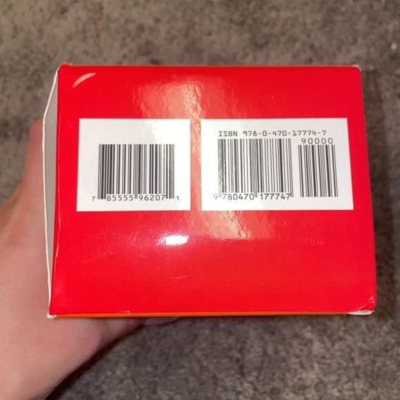 Webster’s New Desk Set dictionary, thesaurus, and style guide (never used) - Picture 3 of 3